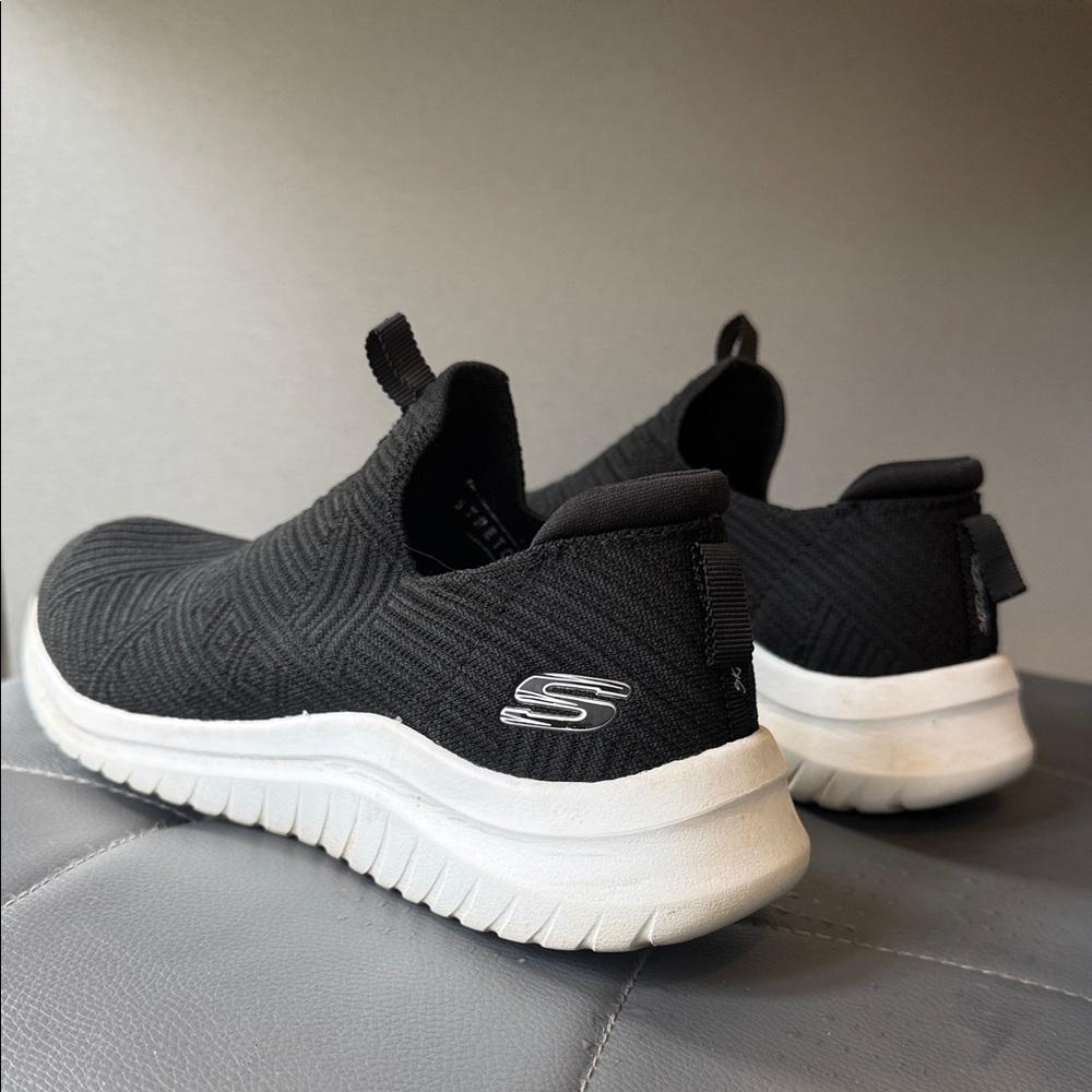 ❌SOLD❌ Skechers Black Knit Slip-On Shoes

 -SOLD on Facebook Marketplace-